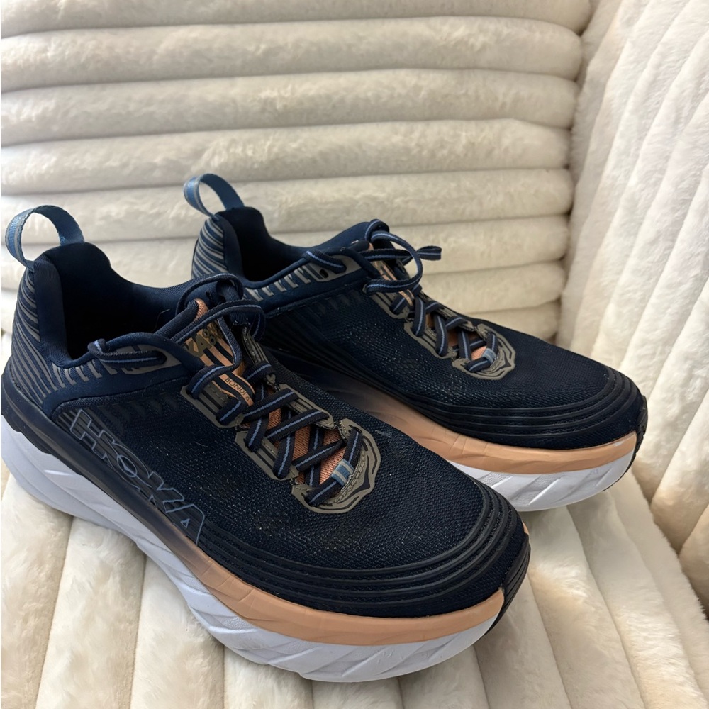Hoka 6.5 sneakers